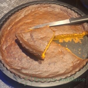 Gâteau à la patate douce maison, moelleux et doré.